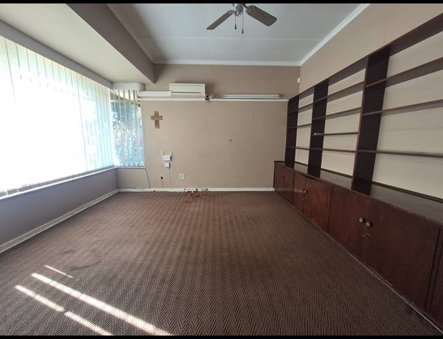 4 BEDROOM HOUSE FOR SALE IN VANDERBIJLPARK CW 5